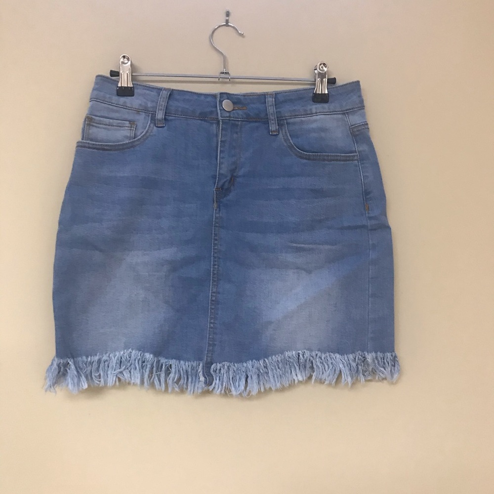 Jean skirt with fringe